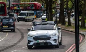 Read more about the article UK AI startup Wayve wins $1bn funding for self-driving car software